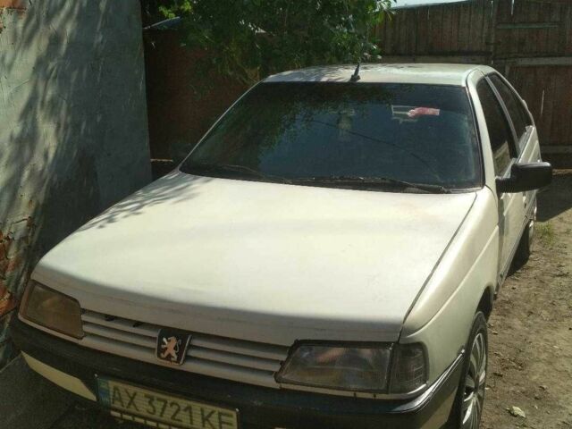 Белый Пежо 405, объемом двигателя 1.4 л и пробегом 190 тыс. км за 650 $, фото 2 на Automoto.ua