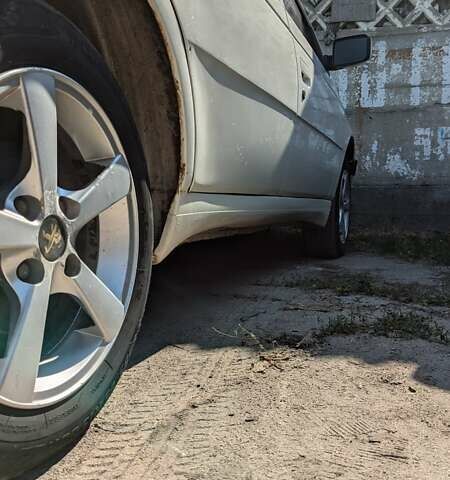 Білий Пежо 405, об'ємом двигуна 1.6 л та пробігом 473 тис. км за 1900 $, фото 3 на Automoto.ua