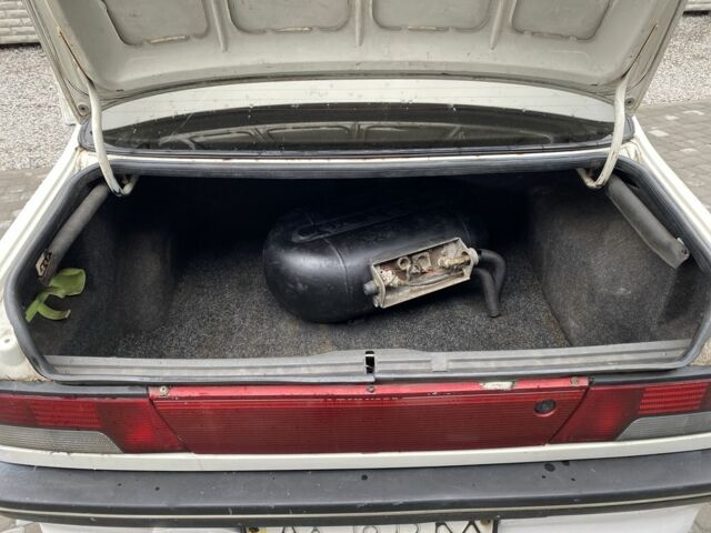 Белый Пежо 405, объемом двигателя 2 л и пробегом 160 тыс. км за 800 $, фото 10 на Automoto.ua