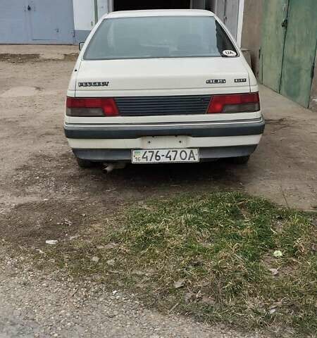 Белый Пежо 405, объемом двигателя 1.9 л и пробегом 35 тыс. км за 1550 $, фото 2 на Automoto.ua