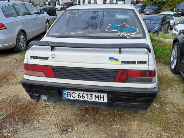 Белый Пежо 405, объемом двигателя 1.6 л и пробегом 200 тыс. км за 1000 $, фото 4 на Automoto.ua