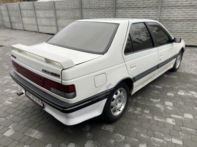Белый Пежо 405, объемом двигателя 2 л и пробегом 160 тыс. км за 800 $, фото 4 на Automoto.ua