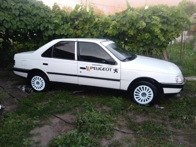 Белый Пежо 405, объемом двигателя 1.9 л и пробегом 345 тыс. км за 1375 $, фото 1 на Automoto.ua