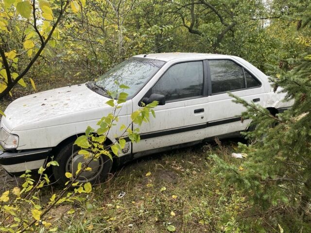 Белый Пежо 405, объемом двигателя 1.6 л и пробегом 200 тыс. км за 483 $, фото 1 на Automoto.ua