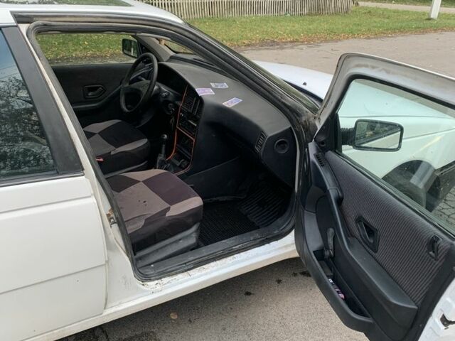 Белый Пежо 405, объемом двигателя 0 л и пробегом 1000 тыс. км за 700 $, фото 6 на Automoto.ua