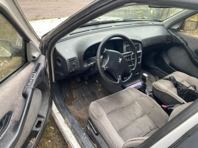 Белый Пежо 405, объемом двигателя 1.6 л и пробегом 200 тыс. км за 483 $, фото 2 на Automoto.ua