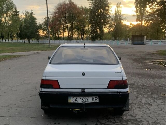 Белый Пежо 405, объемом двигателя 0 л и пробегом 1000 тыс. км за 700 $, фото 1 на Automoto.ua