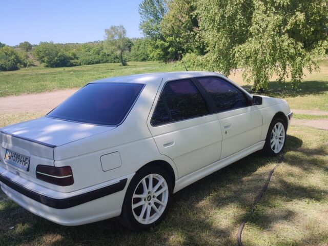 Белый Пежо 405, объемом двигателя 1.8 л и пробегом 132 тыс. км за 2900 $, фото 4 на Automoto.ua