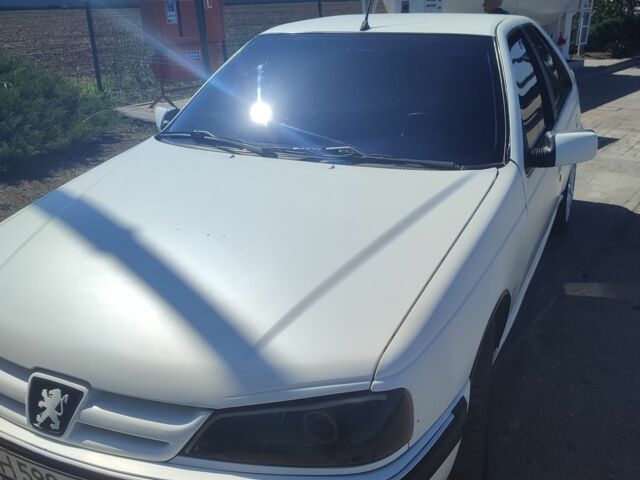 Белый Пежо 405, объемом двигателя 1.8 л и пробегом 132 тыс. км за 2900 $, фото 2 на Automoto.ua