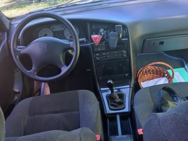 Белый Пежо 405, объемом двигателя 1.8 л и пробегом 132 тыс. км за 2900 $, фото 5 на Automoto.ua