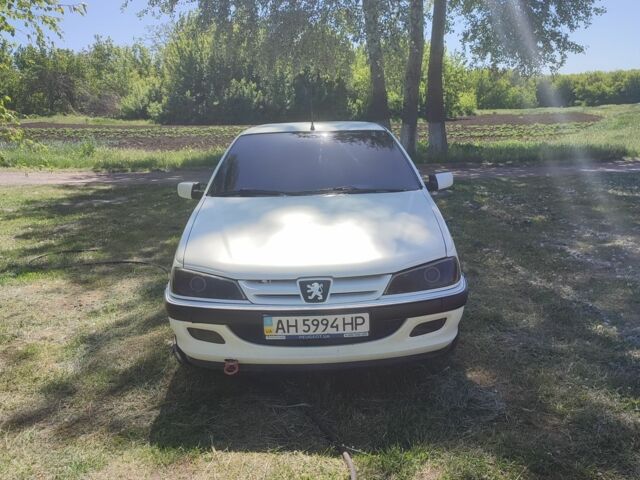Белый Пежо 405, объемом двигателя 1.8 л и пробегом 132 тыс. км за 2900 $, фото 3 на Automoto.ua