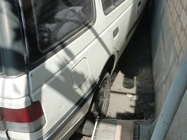 Белый Пежо 405, объемом двигателя 1.6 л и пробегом 400 тыс. км за 400 $, фото 2 на Automoto.ua