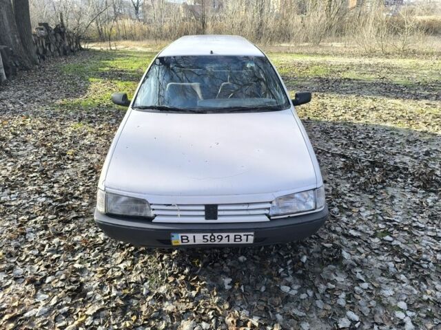 Белый Пежо 405, объемом двигателя 1.9 л и пробегом 293 тыс. км за 1350 $, фото 1 на Automoto.ua