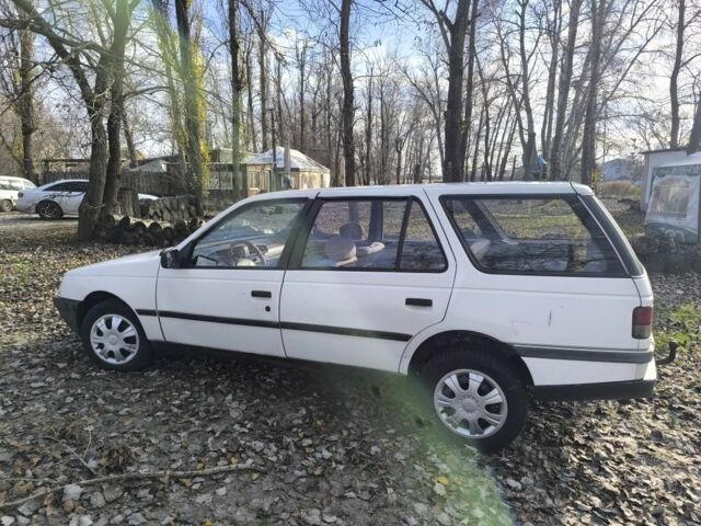 Белый Пежо 405, объемом двигателя 1.9 л и пробегом 293 тыс. км за 1350 $, фото 7 на Automoto.ua