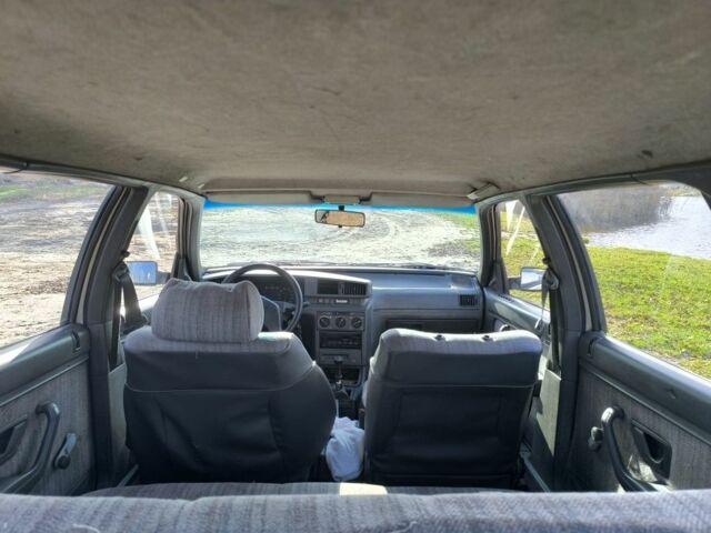 Белый Пежо 405, объемом двигателя 1.9 л и пробегом 293 тыс. км за 1350 $, фото 14 на Automoto.ua