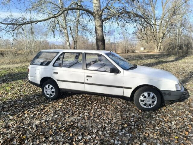 Белый Пежо 405, объемом двигателя 1.9 л и пробегом 293 тыс. км за 1350 $, фото 4 на Automoto.ua