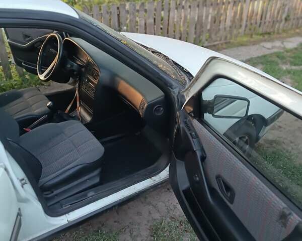 Белый Пежо 405, объемом двигателя 1.9 л и пробегом 200 тыс. км за 1800 $, фото 5 на Automoto.ua