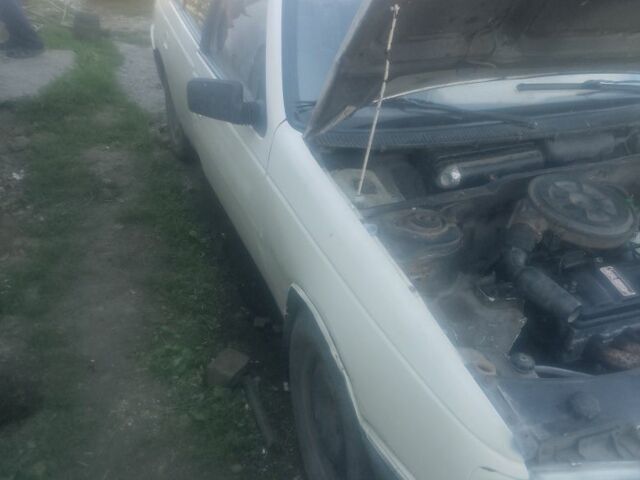 Бежевый Пежо 405, объемом двигателя 1.4 л и пробегом 1 тыс. км за 311 $, фото 4 на Automoto.ua