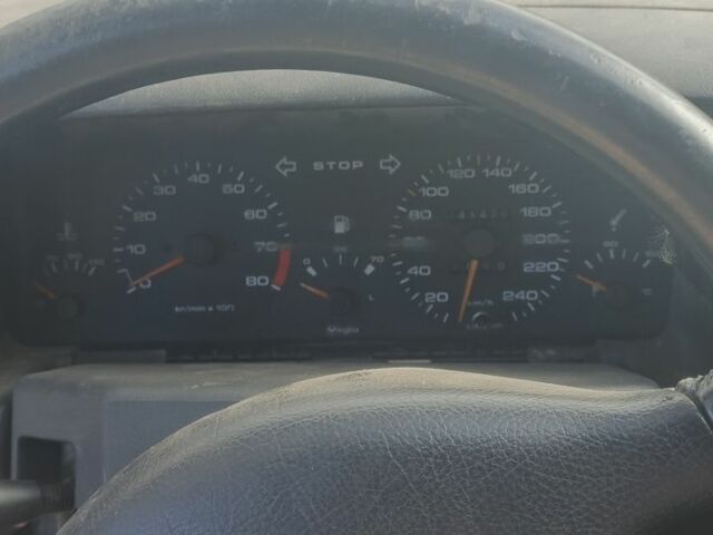 Черный Пежо 405, объемом двигателя 1.9 л и пробегом 141 тыс. км за 358 $, фото 5 на Automoto.ua