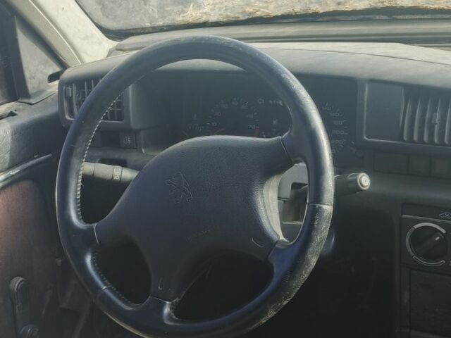 Черный Пежо 405, объемом двигателя 1.9 л и пробегом 141 тыс. км за 358 $, фото 11 на Automoto.ua