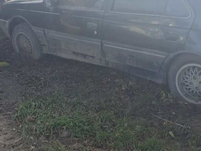 Черный Пежо 405, объемом двигателя 1.9 л и пробегом 141 тыс. км за 358 $, фото 9 на Automoto.ua