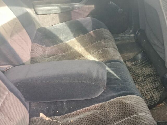 Черный Пежо 405, объемом двигателя 1.9 л и пробегом 141 тыс. км за 358 $, фото 6 на Automoto.ua