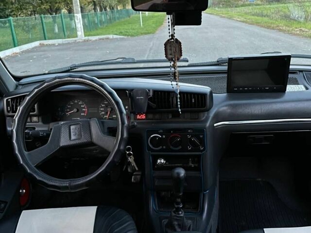Черный Пежо 405, объемом двигателя 1.9 л и пробегом 1 тыс. км за 1750 $, фото 2 на Automoto.ua