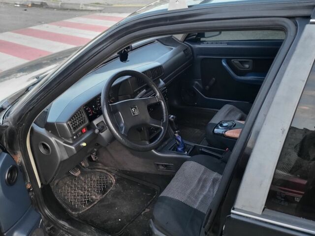 Черный Пежо 405, объемом двигателя 1.9 л и пробегом 350 тыс. км за 800 $, фото 3 на Automoto.ua