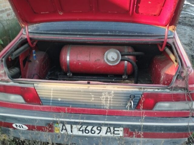 Красный Пежо 405, объемом двигателя 0 л и пробегом 99 тыс. км за 500 $, фото 6 на Automoto.ua