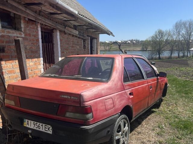 Красный Пежо 405, объемом двигателя 1.6 л и пробегом 999 тыс. км за 596 $, фото 12 на Automoto.ua