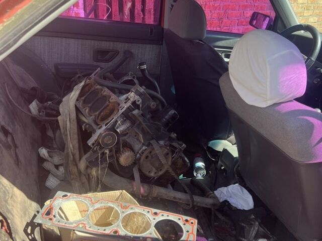 Красный Пежо 405, объемом двигателя 1.6 л и пробегом 999 тыс. км за 596 $, фото 10 на Automoto.ua