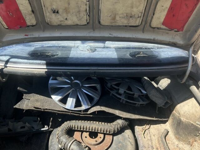 Красный Пежо 405, объемом двигателя 1.6 л и пробегом 999 тыс. км за 596 $, фото 4 на Automoto.ua