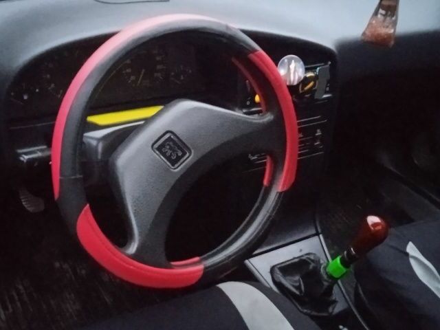 Красный Пежо 405, объемом двигателя 0 л и пробегом 340 тыс. км за 300 $, фото 12 на Automoto.ua