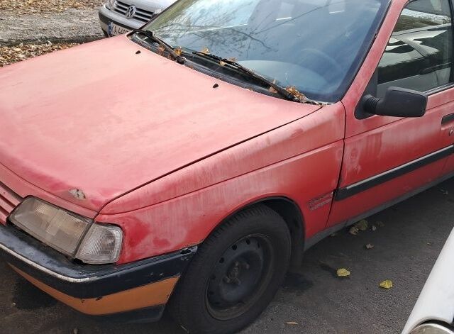 Красный Пежо 405, объемом двигателя 1.8 л и пробегом 340 тыс. км за 239 $, фото 3 на Automoto.ua