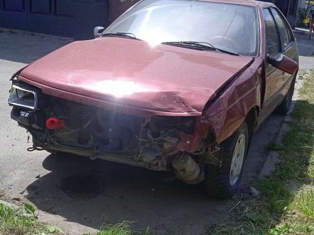 Красный Пежо 405, объемом двигателя 0 л и пробегом 340 тыс. км за 300 $, фото 9 на Automoto.ua