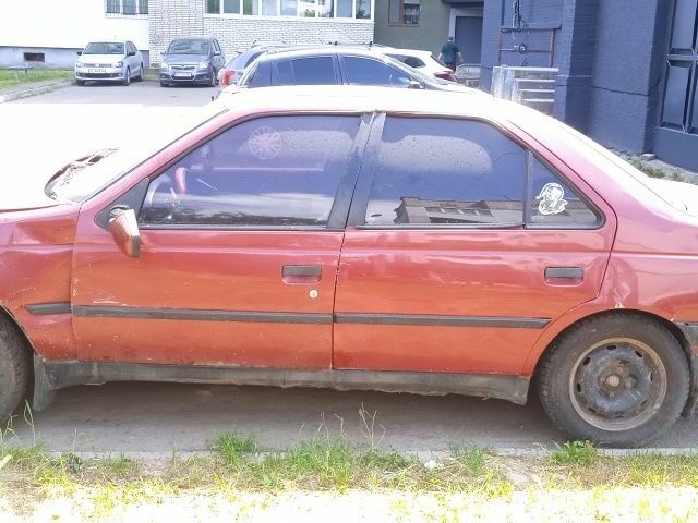 Красный Пежо 405, объемом двигателя 0 л и пробегом 340 тыс. км за 300 $, фото 6 на Automoto.ua
