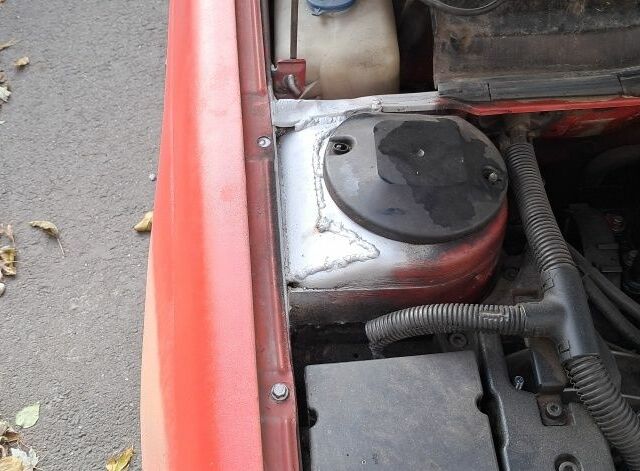 Красный Пежо 405, объемом двигателя 1.8 л и пробегом 340 тыс. км за 239 $, фото 5 на Automoto.ua