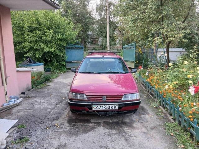Красный Пежо 405, объемом двигателя 1.6 л и пробегом 300 тыс. км за 700 $, фото 1 на Automoto.ua