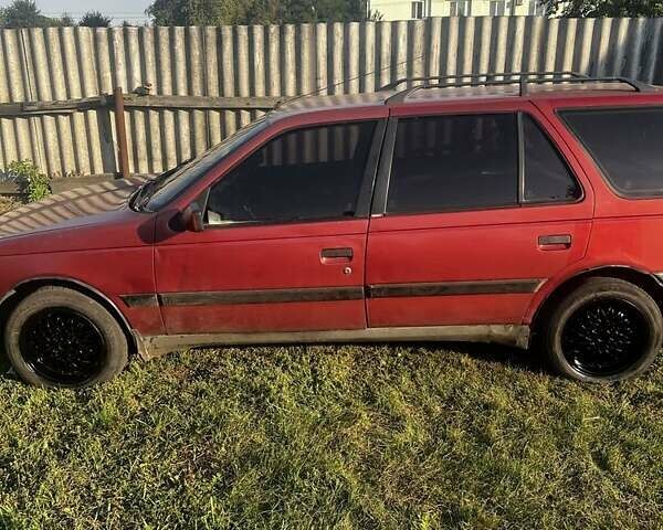 Красный Пежо 405, объемом двигателя 1.9 л и пробегом 350 тыс. км за 1400 $, фото 2 на Automoto.ua