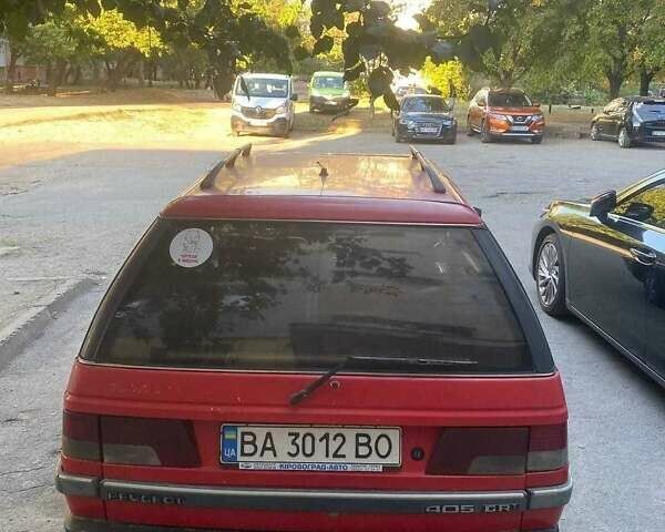 Красный Пежо 405, объемом двигателя 1.8 л и пробегом 350 тыс. км за 1328 $, фото 4 на Automoto.ua