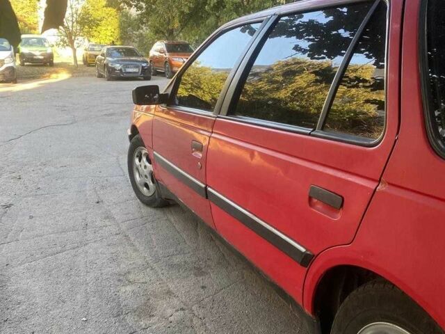 Красный Пежо 405, объемом двигателя 1.8 л и пробегом 350 тыс. км за 1309 $, фото 3 на Automoto.ua