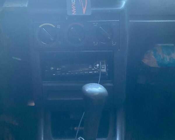 Красный Пежо 405, объемом двигателя 1.8 л и пробегом 350 тыс. км за 1328 $, фото 1 на Automoto.ua