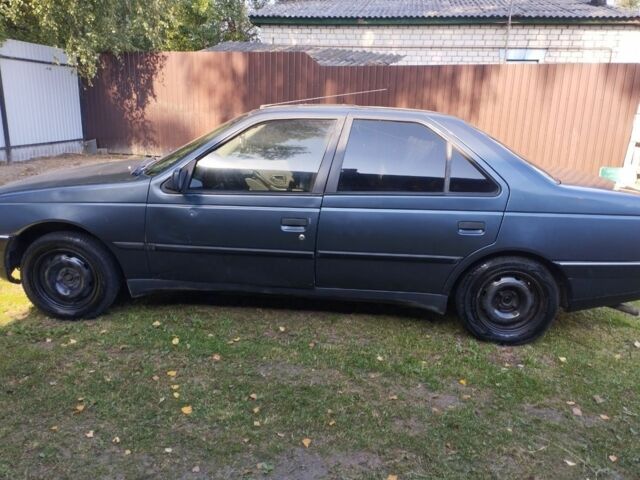 Серый Пежо 405, объемом двигателя 1.4 л и пробегом 252 тыс. км за 1200 $, фото 2 на Automoto.ua