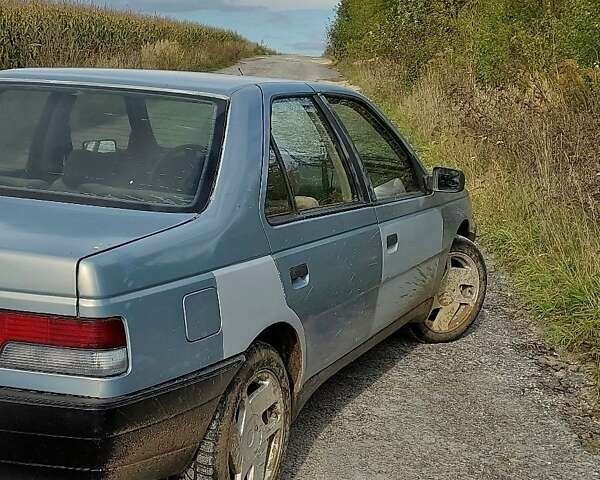 Серый Пежо 405, объемом двигателя 0 л и пробегом 300 тыс. км за 898 $, фото 2 на Automoto.ua