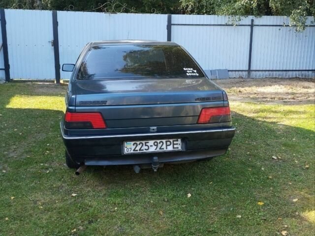 Серый Пежо 405, объемом двигателя 1.4 л и пробегом 252 тыс. км за 1200 $, фото 3 на Automoto.ua