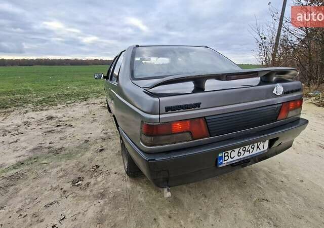 Серый Пежо 405, объемом двигателя 1.8 л и пробегом 230 тыс. км за 1000 $, фото 3 на Automoto.ua