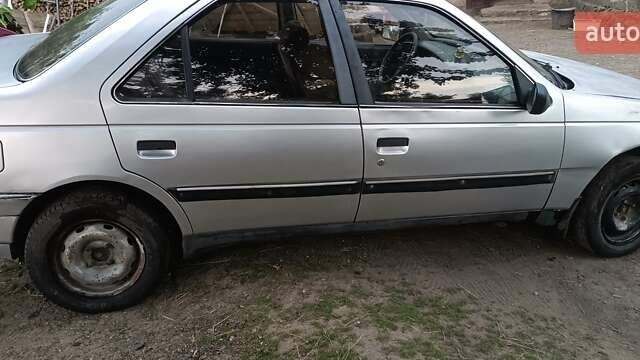 Серый Пежо 405, объемом двигателя 1.9 л и пробегом 220 тыс. км за 475 $, фото 7 на Automoto.ua