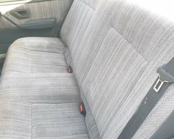 Серый Пежо 405, объемом двигателя 1.6 л и пробегом 300 тыс. км за 1700 $, фото 5 на Automoto.ua