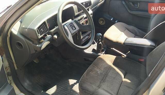 Серый Пежо 405, объемом двигателя 1.9 л и пробегом 220 тыс. км за 475 $, фото 17 на Automoto.ua