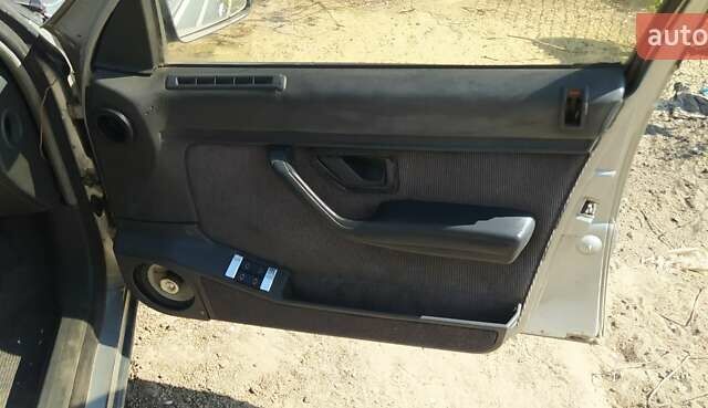 Серый Пежо 405, объемом двигателя 1.9 л и пробегом 220 тыс. км за 475 $, фото 24 на Automoto.ua